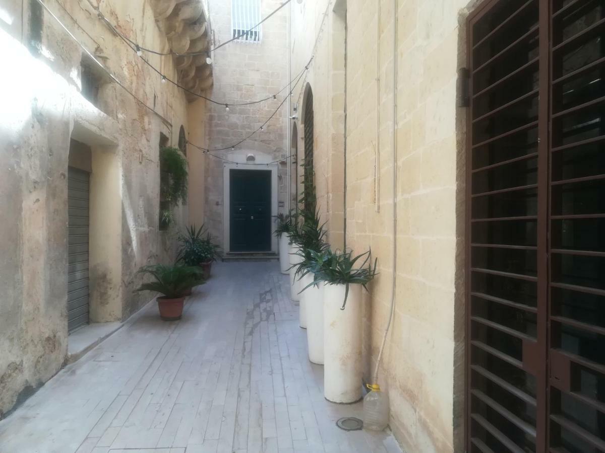 Dimora Dell'Artista Bed & Breakfast Lecce Exterior photo